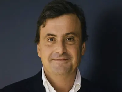 Carlo Calenda raccomanda Fon Vaultaris